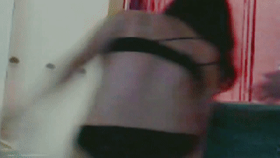 骚逼穿着黑色交叉文胸 (1)_0[00_00_01--00_00_21].gif